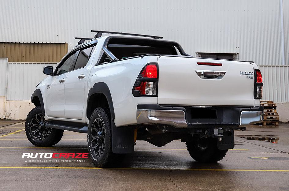 TOYOTA HILUX N80 4WD REPLAY GLOSS BLACK MACHINED DARK TINT